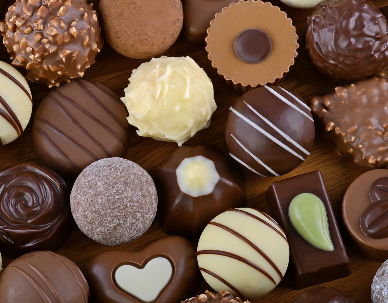 сладкий достойный. красивые сладости. чоколад кэнди. торт-мороженое венетто. конфеты шоколад.